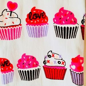 2 Valentine Cupcakes Kitchen Towels Love Kisses